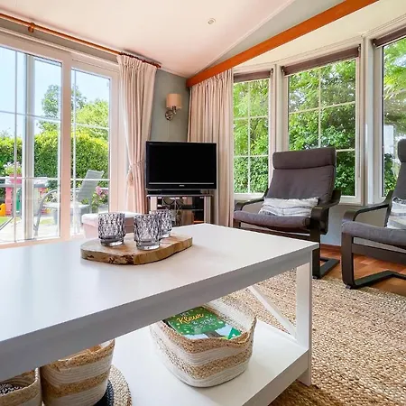 Kemp Beautiful Stacaravan In