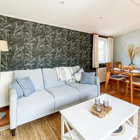 Beautiful Stacaravan In Goedereede