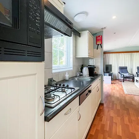 Kemp Beautiful Stacaravan In