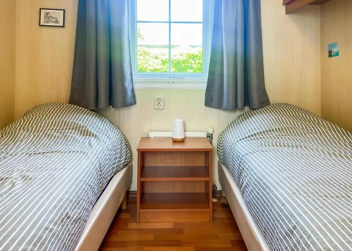 Beautiful Stacaravan In 3* Goedereede