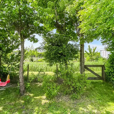 Beautiful Stacaravan In Kamp alanı Goedereede