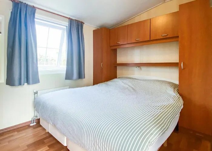 Beautiful Stacaravan In Kemping 3*