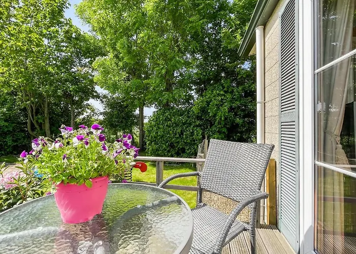 Beautiful Stacaravan In Goedereede